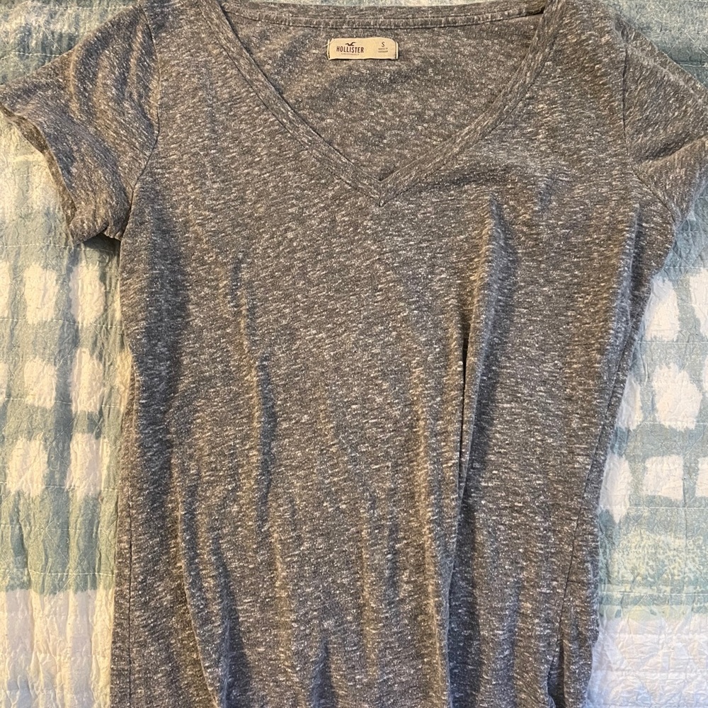 Hollister tee